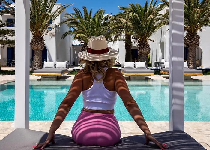 Louis Santorini Kamári