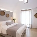 Louis Santorini Aparthotel