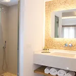 Louis Santorini Aparthotel Kamári