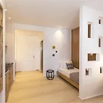 Louis Santorini Aparthotel 4*