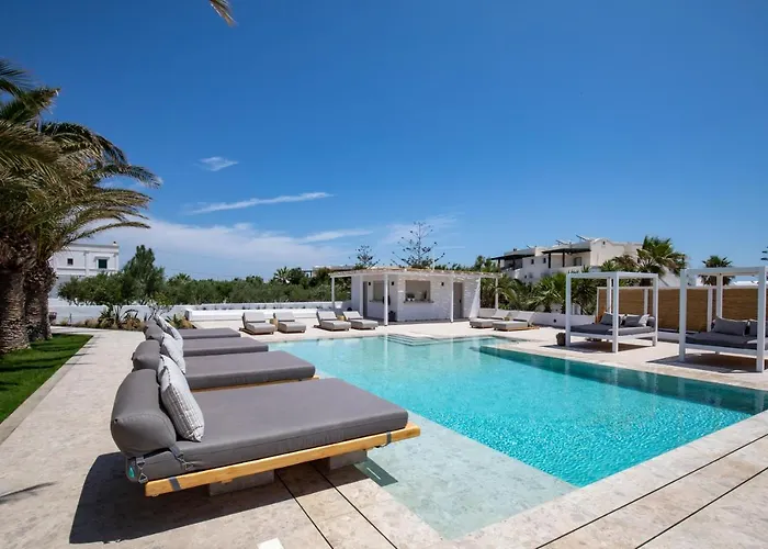 استوديوهات لويس سانتوريني