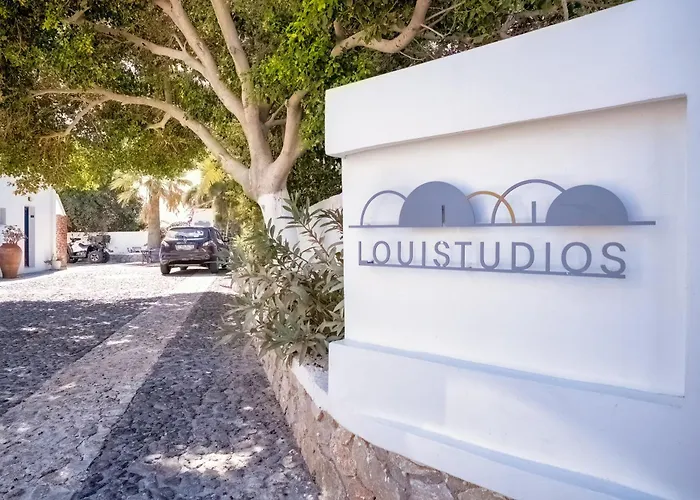 Louis Santorini Kamári