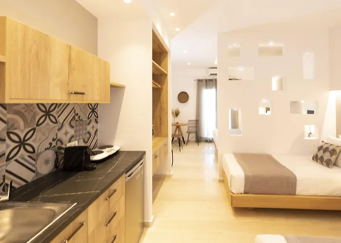 استوديوهات لويس سانتوريني