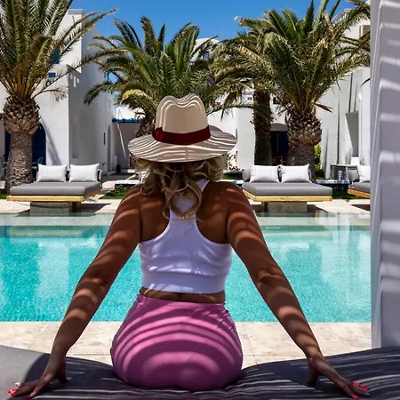 Louis Santorini Kamári