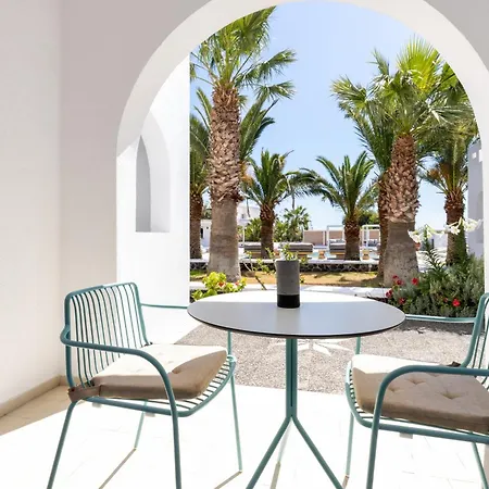 Louis Santorini Aparthotel Kamári