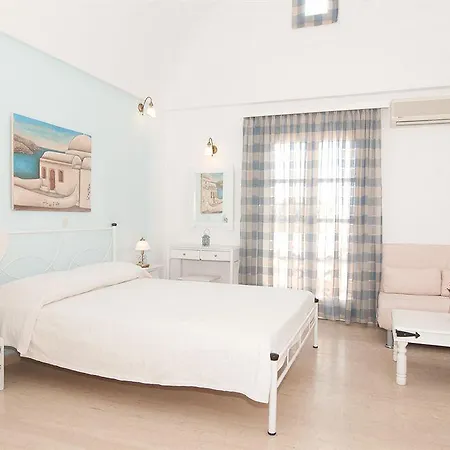 Louis Santorini Aparthotel 2*