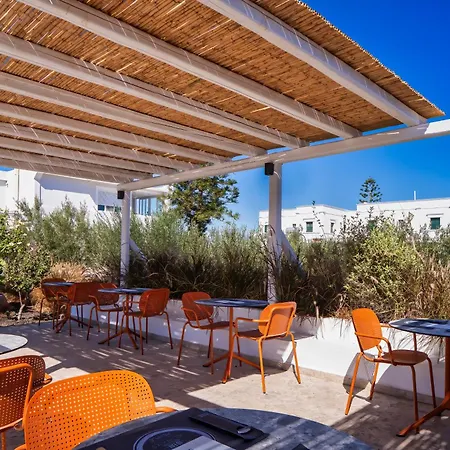 Louis Santorini Aparthotel 4*