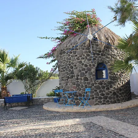 루이스 스튜디오 산토리니 4* Kamári