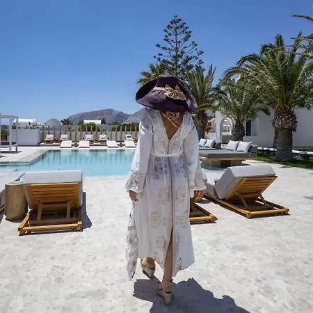 Louis Santorini Aparthotel Kamári