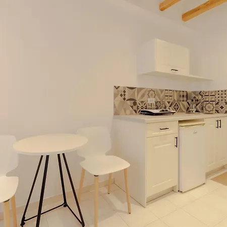 아파트호텔 루이스 스튜디오 산토리니 Kamári