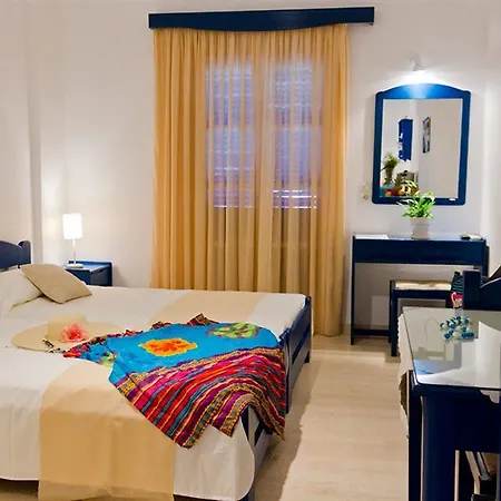 Louis Santorini Aparthotel 2*