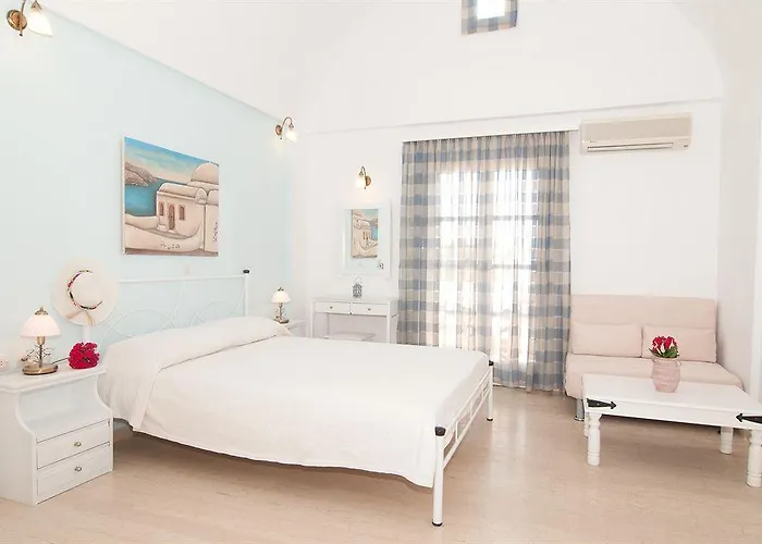 Louis Santorini Apartahotel 4*