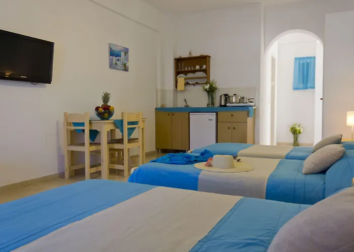 Louis Santorini Kamári