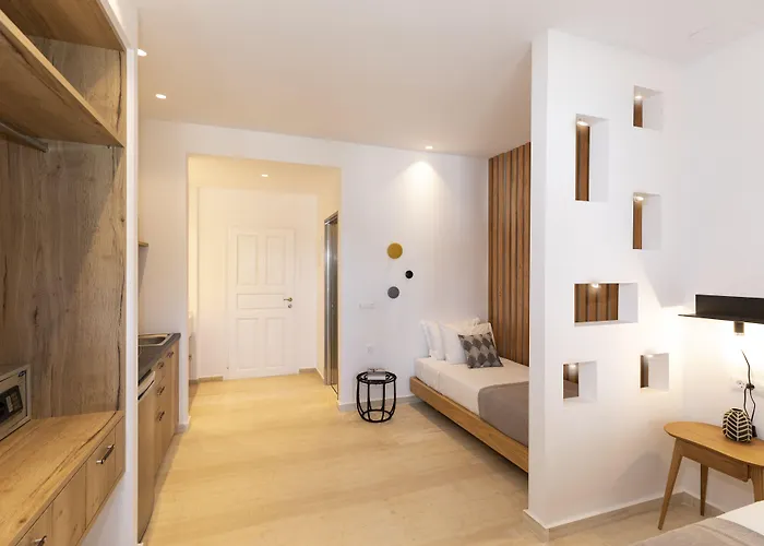 Louis Santorini Apartahotel 4*