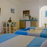 Louis Santorini Kamári